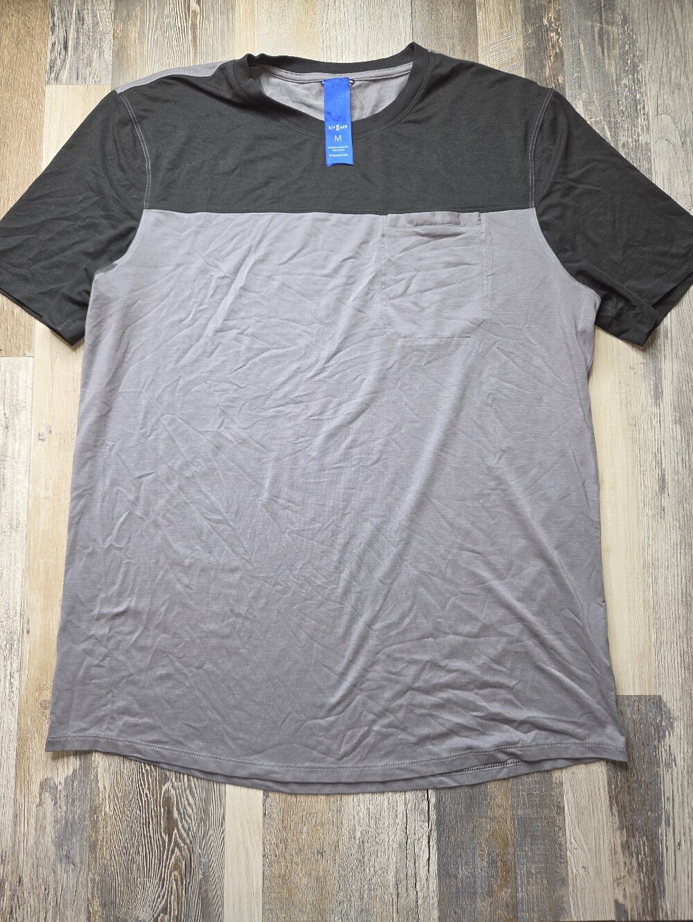 Kit & Ace Men's Medium Tshirt Grey Front Pocket